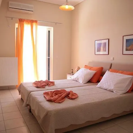 Nyaraló Family And Friends Pool House